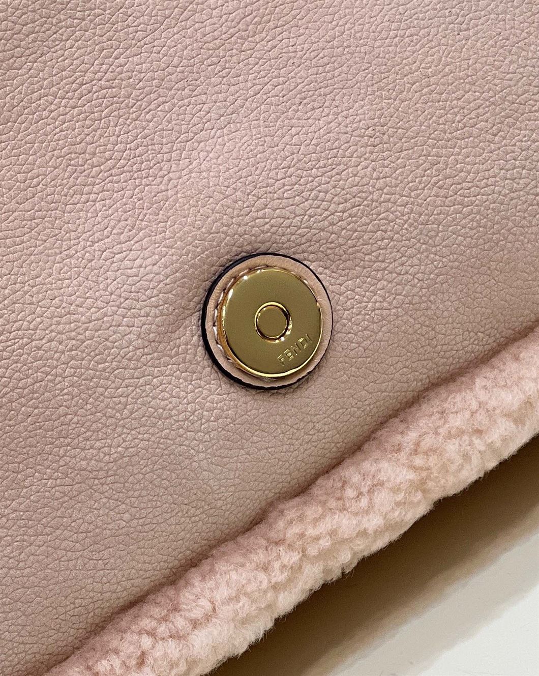 Baguette Pale pink sheepskin bag – FB024