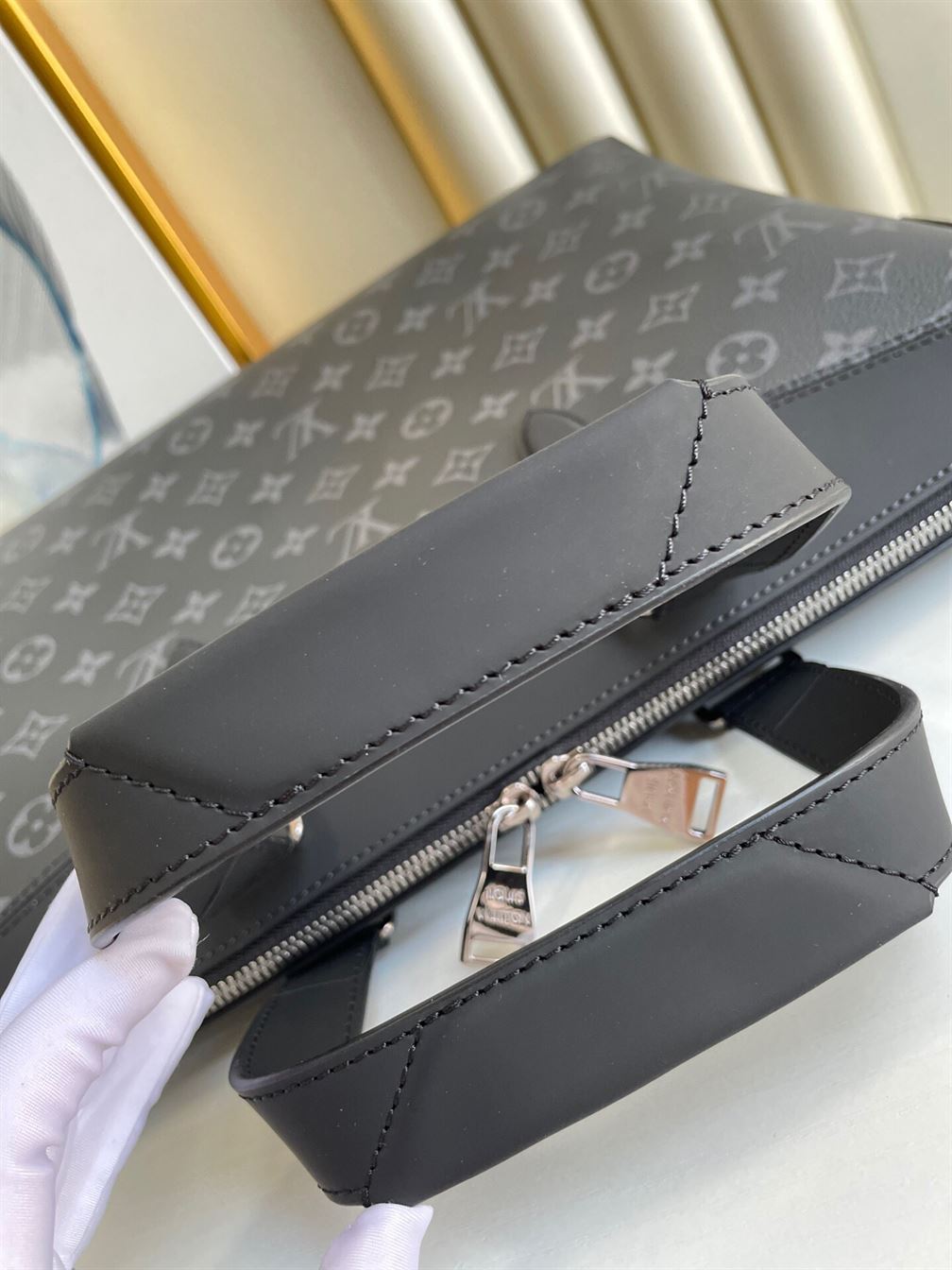 Briefcase Explorer Monogram Eclipse canvas – LB021