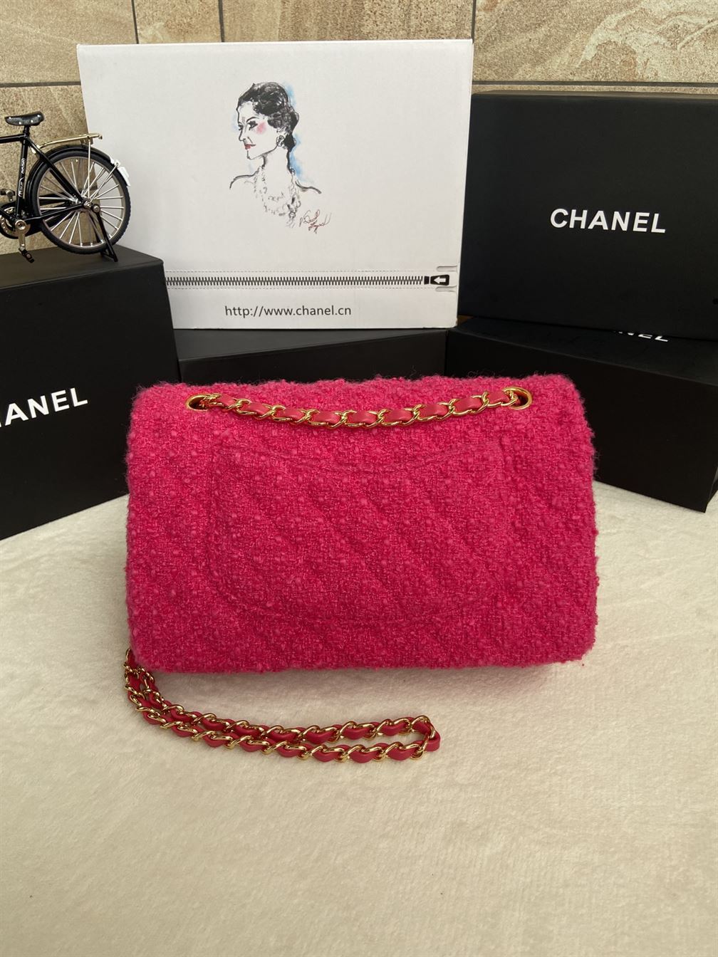 CLASSIC HANDBAG CASHMERE TWEED & GOLD-TONE METAL – CB001