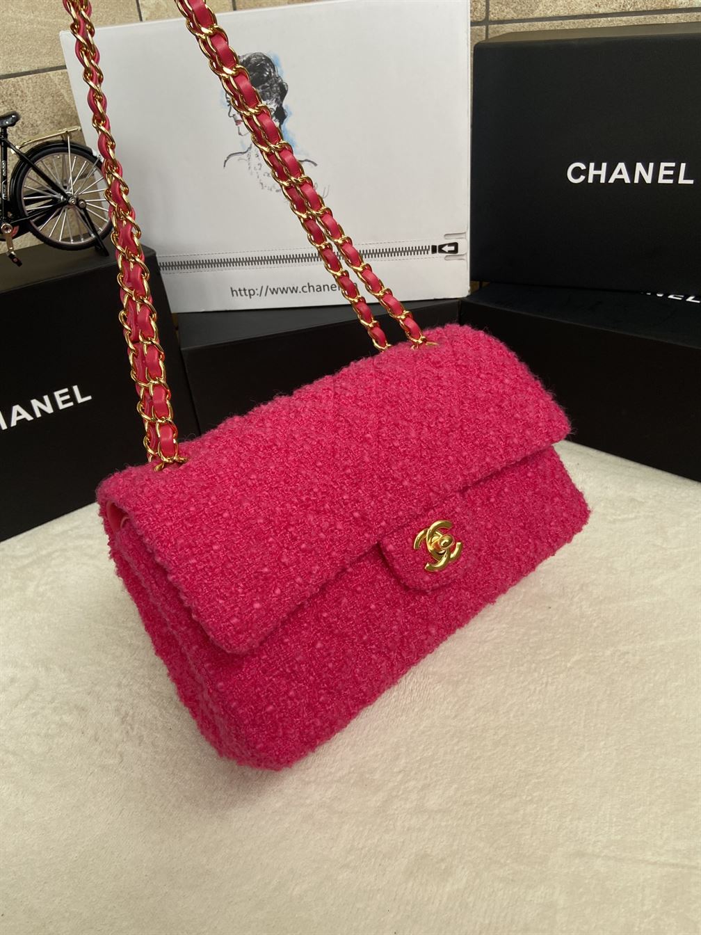 CLASSIC HANDBAG CASHMERE TWEED & GOLD-TONE METAL – CB001