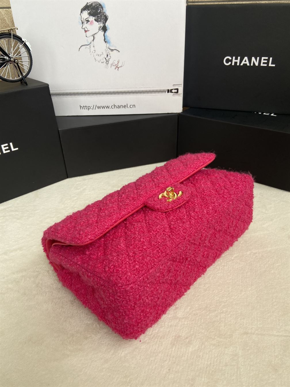 CLASSIC HANDBAG CASHMERE TWEED & GOLD-TONE METAL – CB001