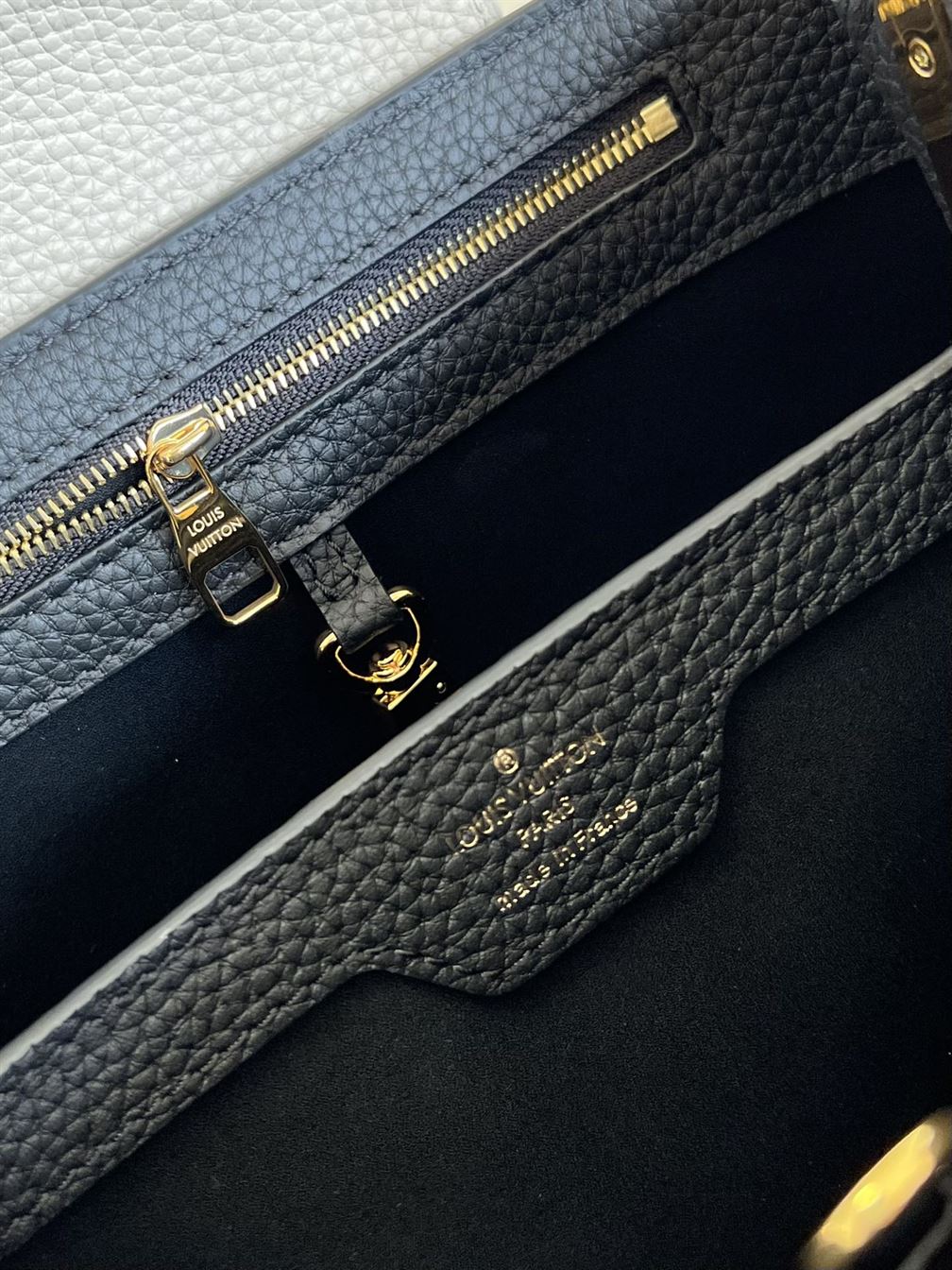 Capucines MM handbag Black – LB001