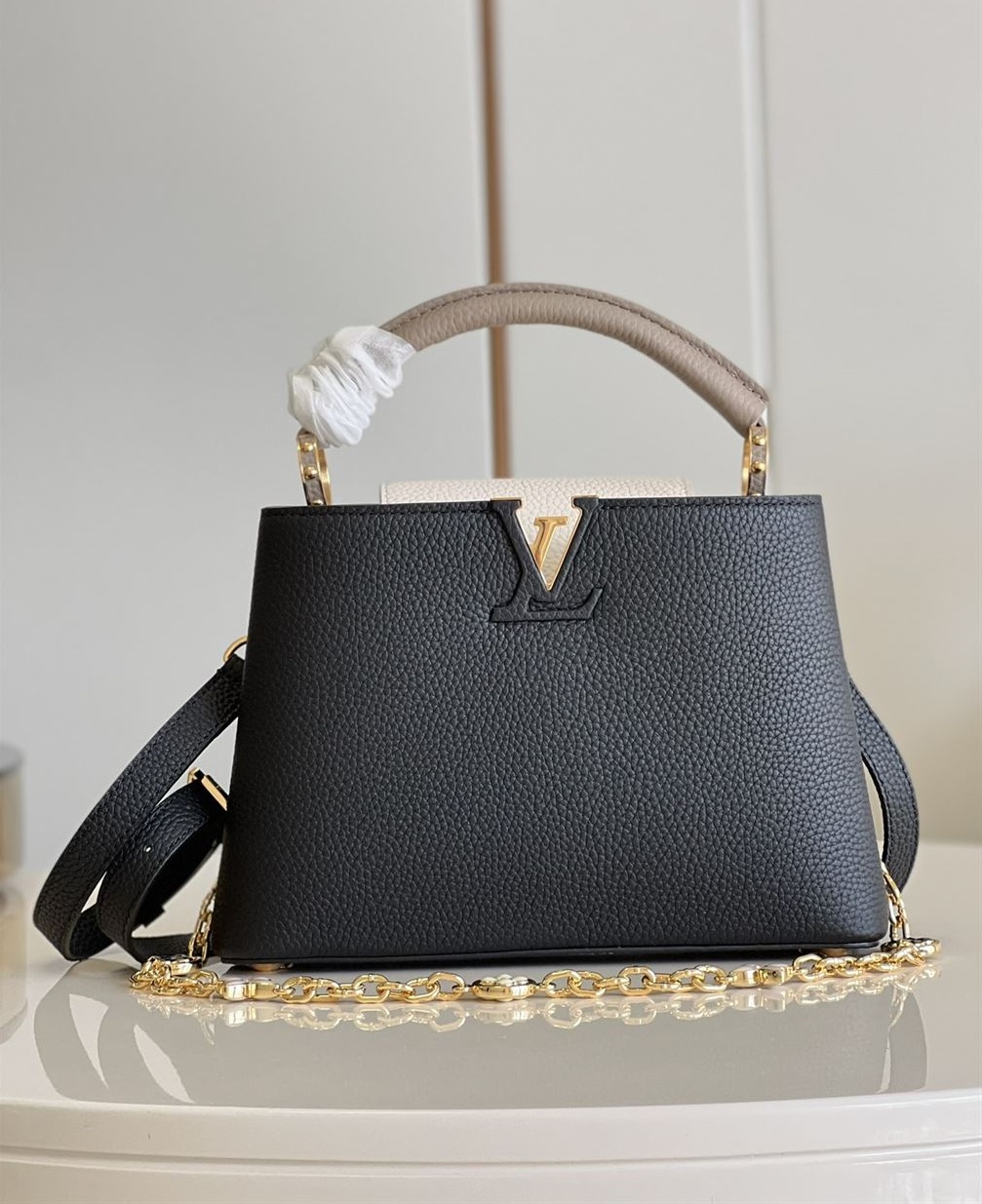 Capucines MM handbag Black – LB001