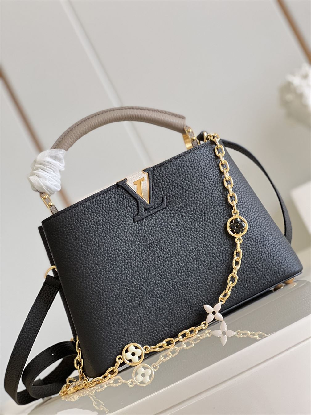 Capucines MM handbag Black – LB001