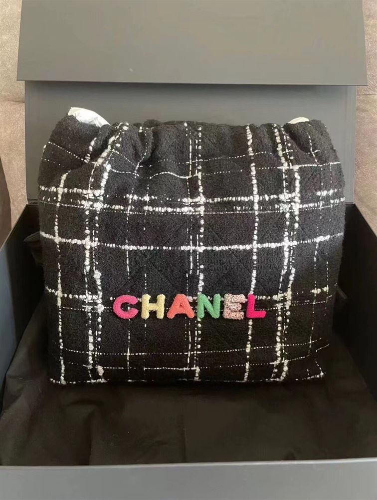 Chanel 22 Handbag Black, White & Multicolor – CB007