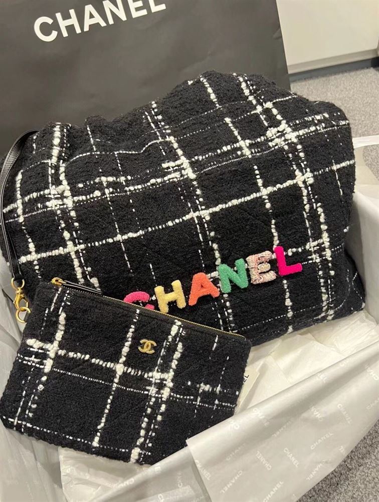 Chanel 22 Handbag Black, White & Multicolor – CB007