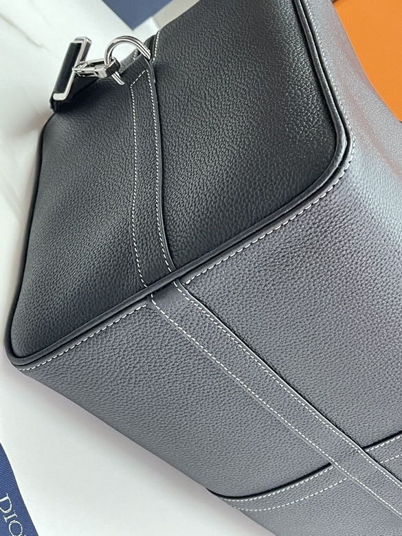 Dior Lingot 50 Duffle bag Black Grained Calfskin – DB022