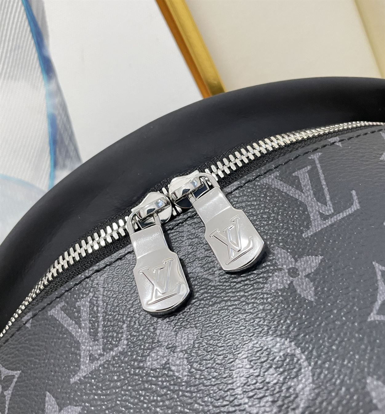Discovery bumbag Monogram Eclipse canvas – LB025