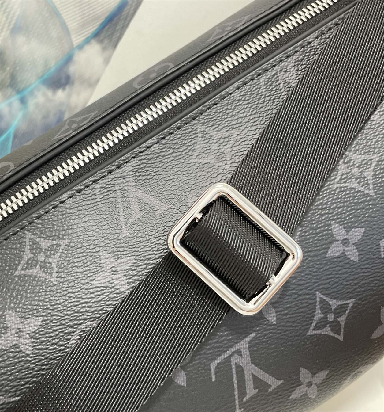 Discovery bumbag Monogram Eclipse canvas – LB025