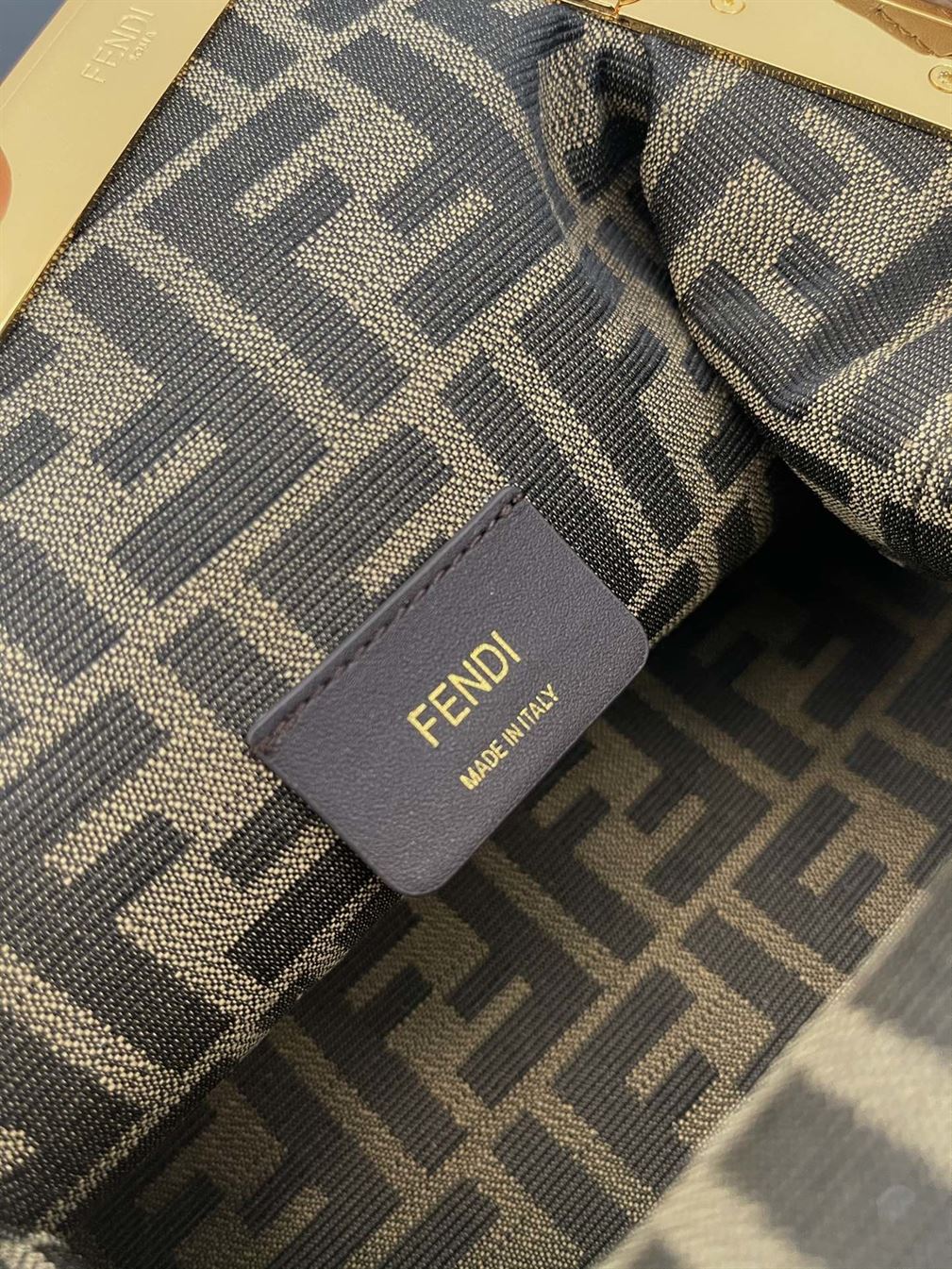 Fendi First Small White leather bag with exotic details – FB015