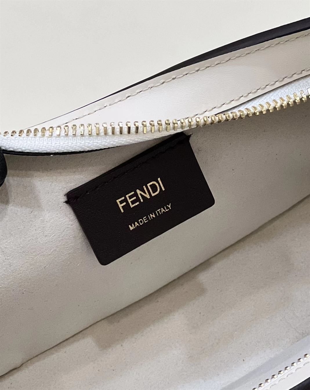 Fendi O’Lock Swing Camellia leather fox fur pouch – FB014