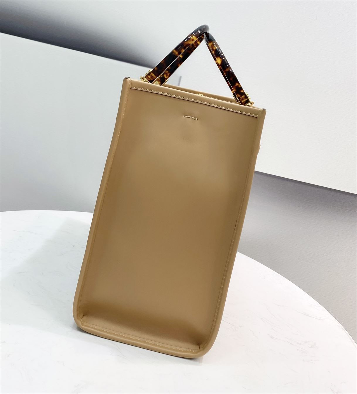 Fendi Sunshine Medium Light brown leather and elaphe shopper bag – FB006