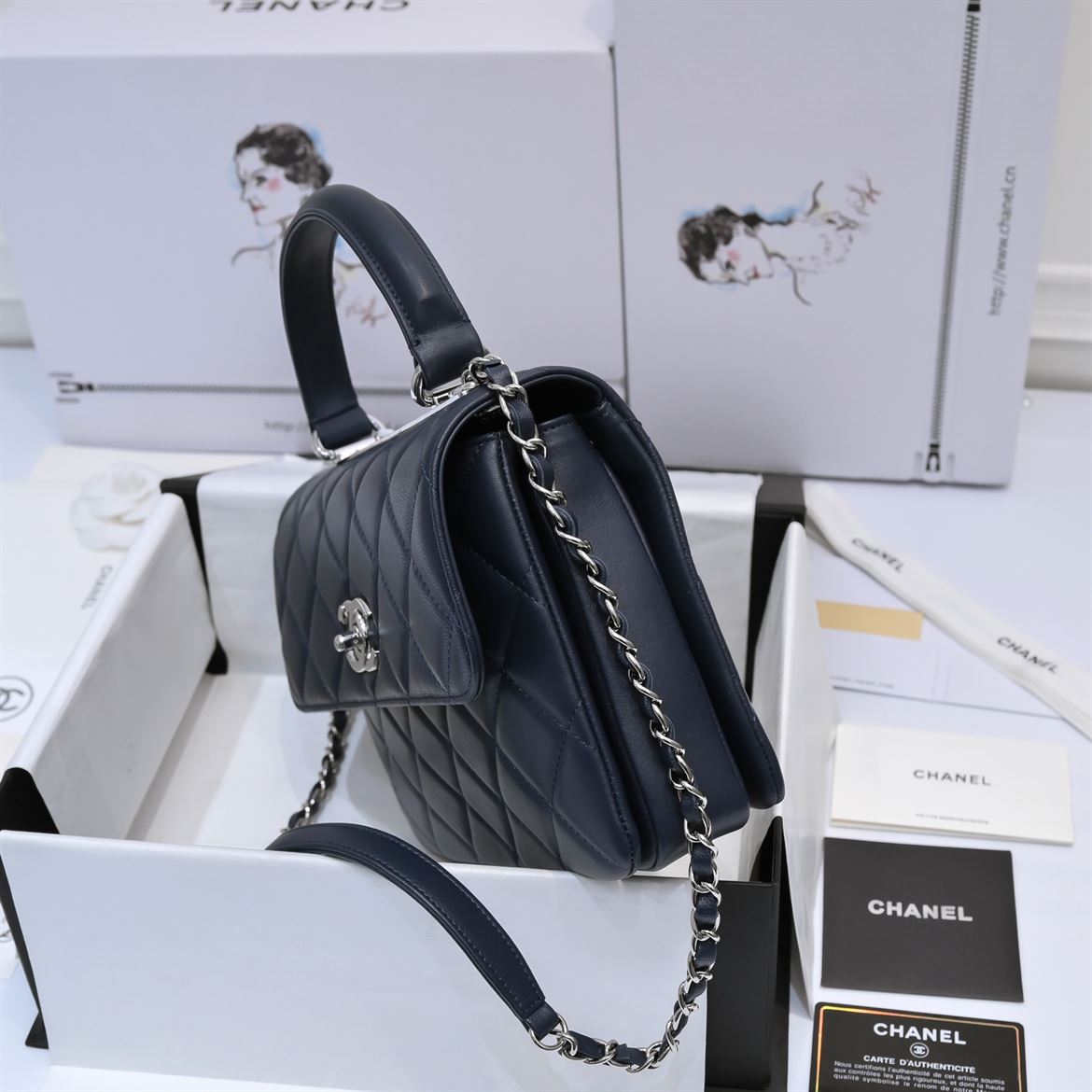 Flap Bag with Top Handle Lambskin & Gold-Tone Metal Black – CB016