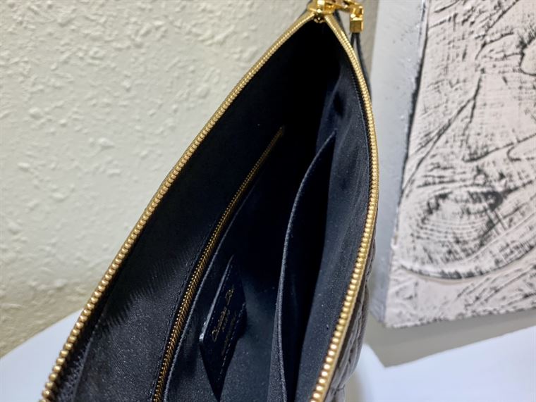 Lagre Dior Caro Daily pouch Black Calfskin – DB010