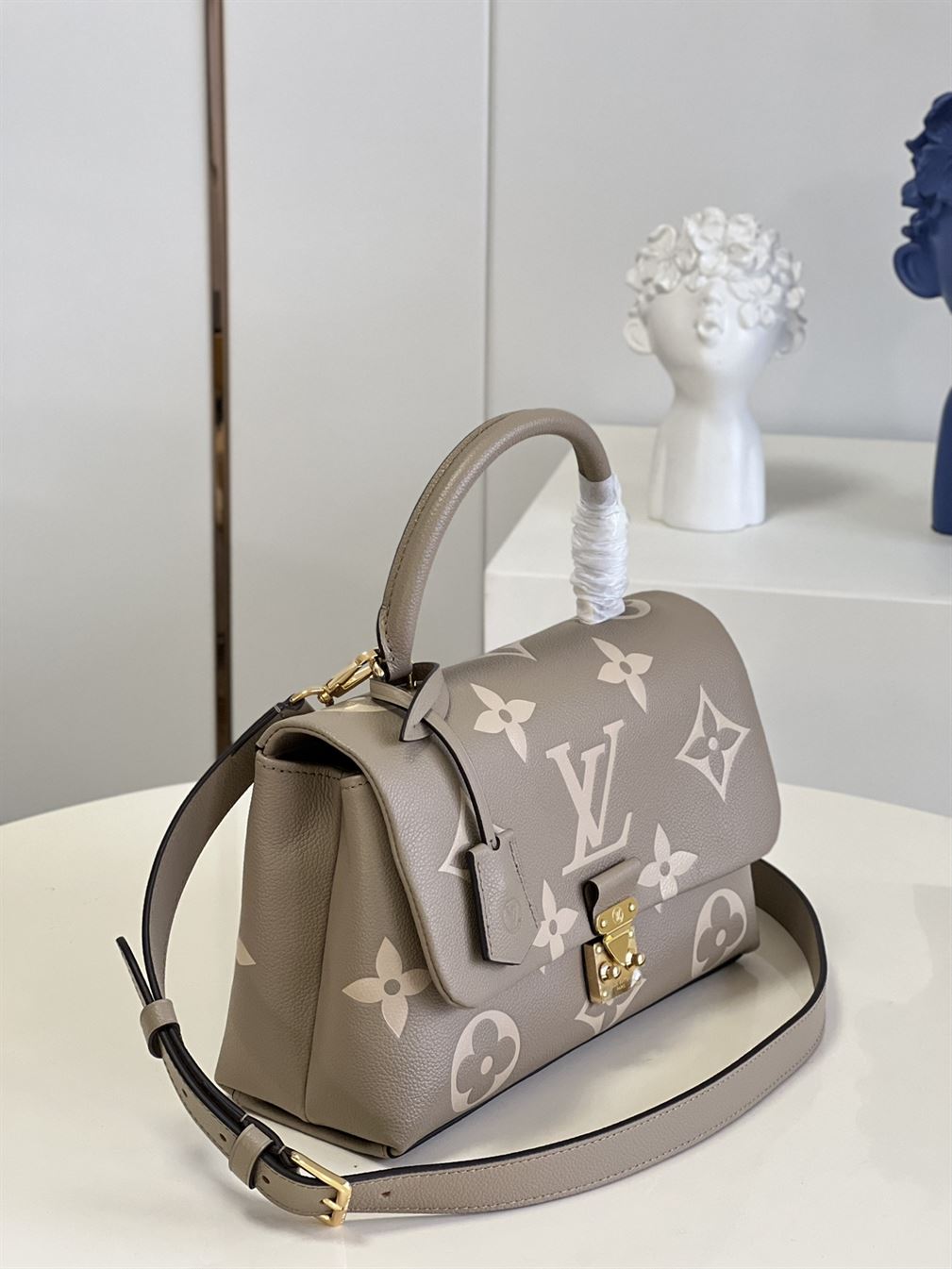 Louis Vuitton Madeleine MM handbag Dove Gray Crème Beige – LB015