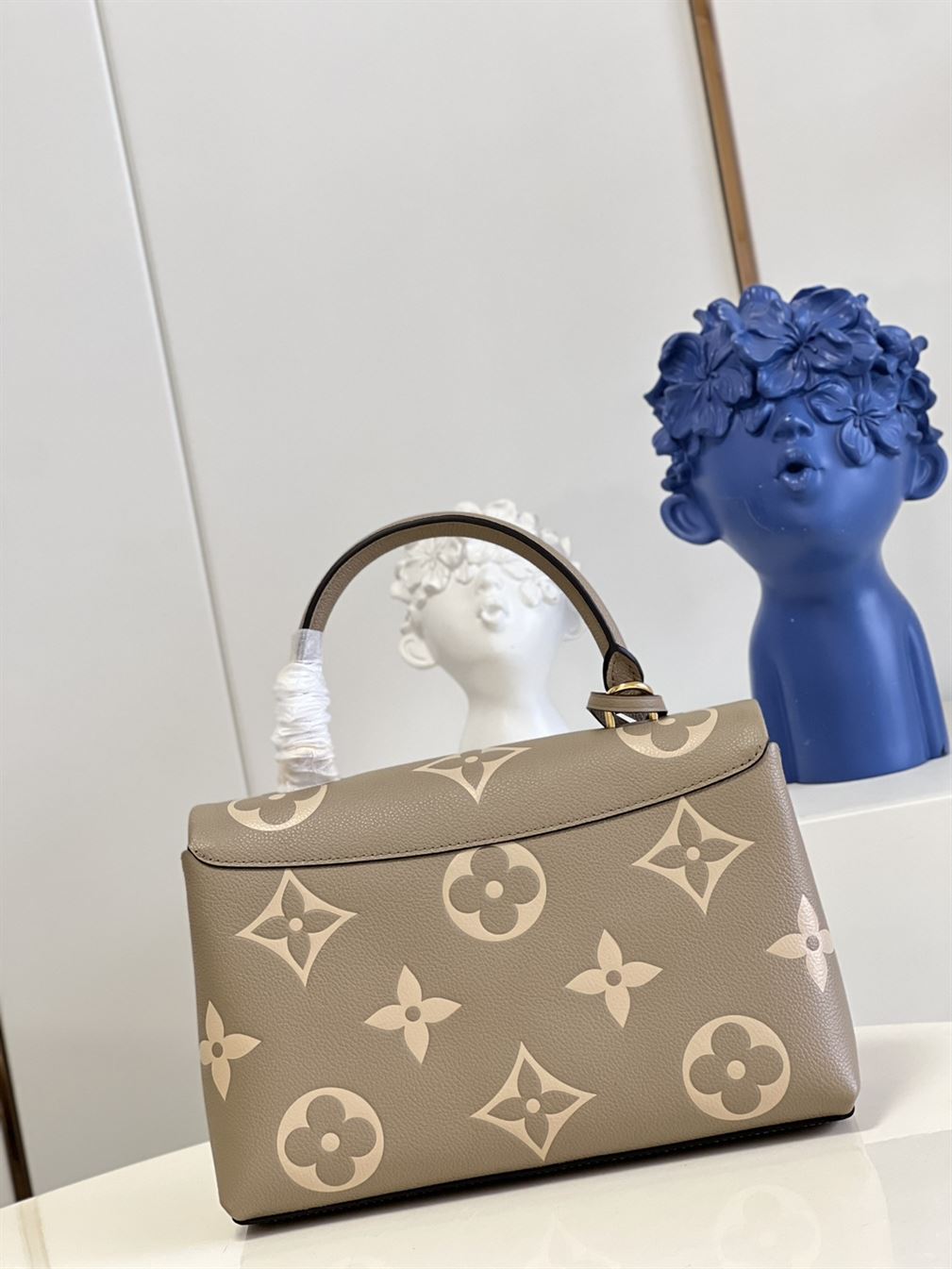 Louis Vuitton Madeleine MM handbag Dove Gray Crème Beige – LB015