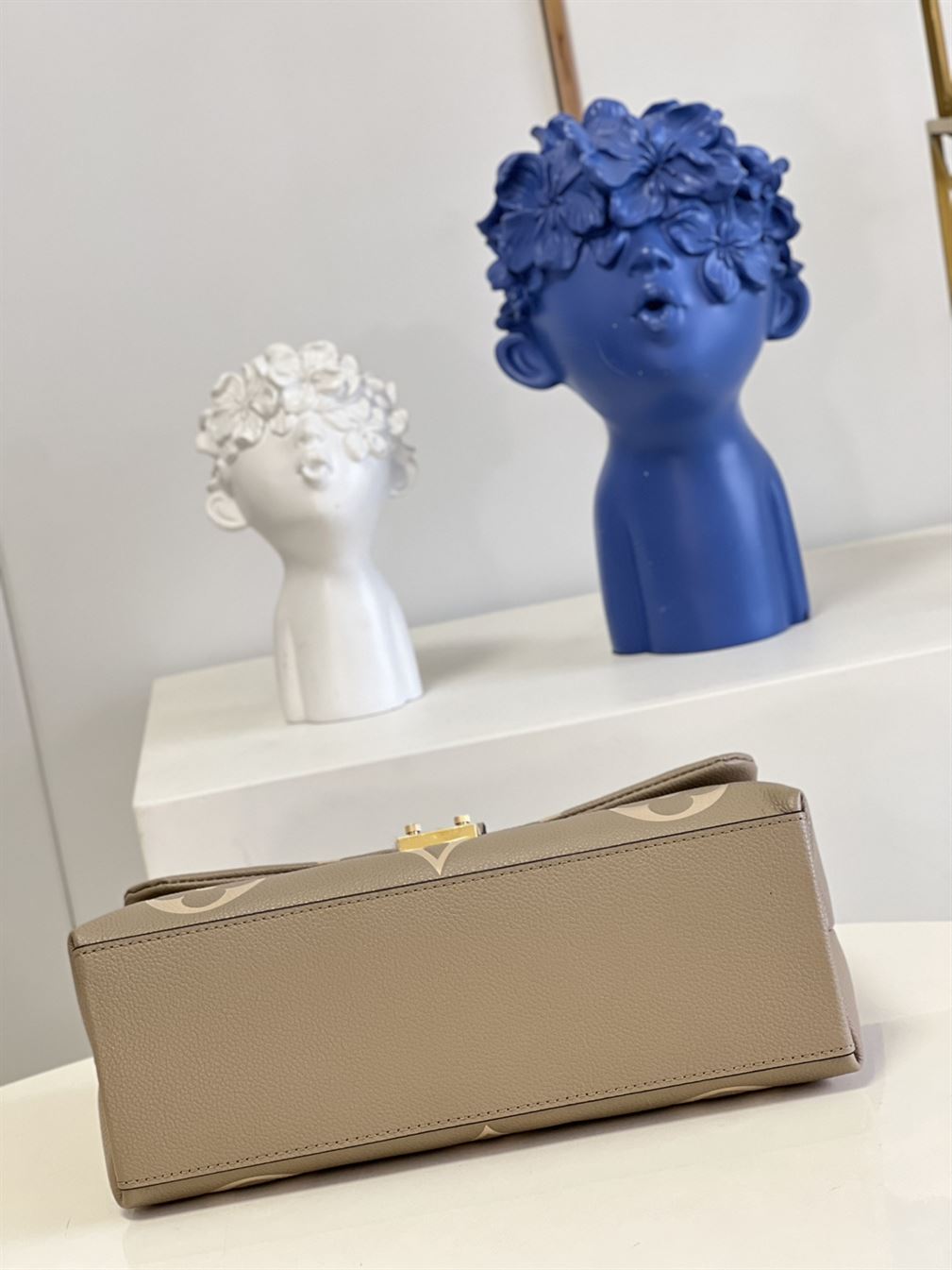 Louis Vuitton Madeleine MM handbag Dove Gray Crème Beige – LB015
