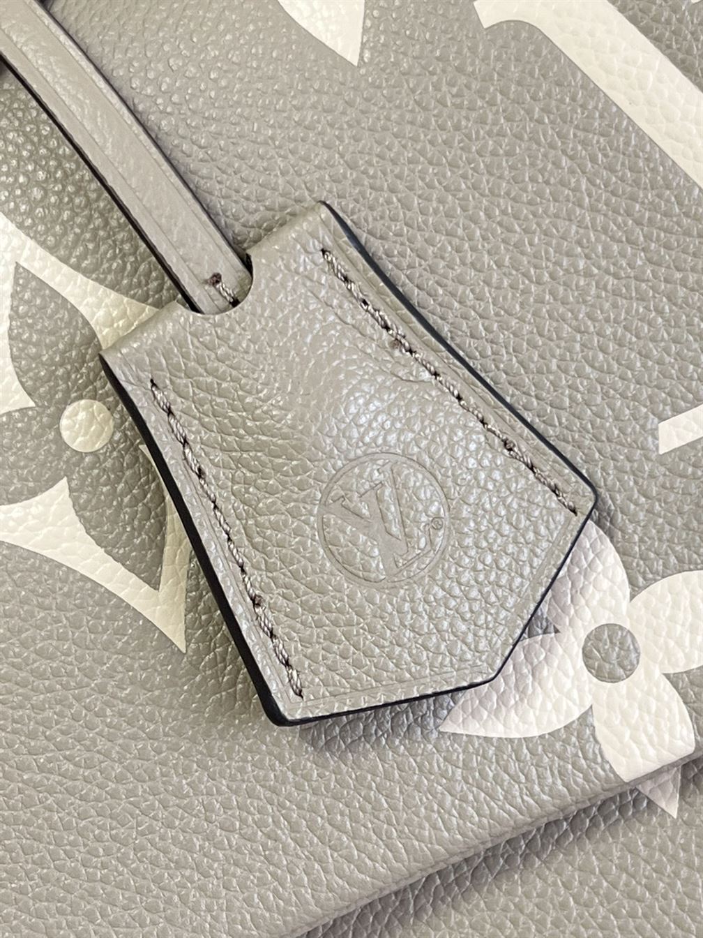 Louis Vuitton Madeleine MM handbag Dove Gray Crème Beige – LB015