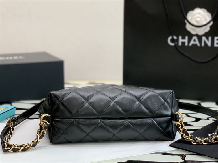 Maxi Hobo Bag Lambskin & Gold-Tone Metal Black – CB015