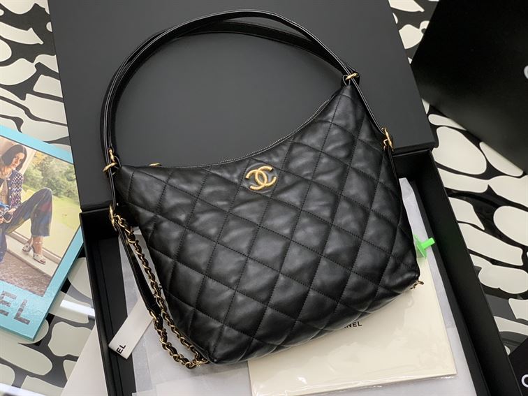 Maxi Hobo Bag Lambskin & Gold-Tone Metal Black – CB015
