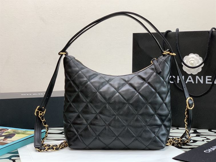 Maxi Hobo Bag Lambskin & Gold-Tone Metal Black – CB015