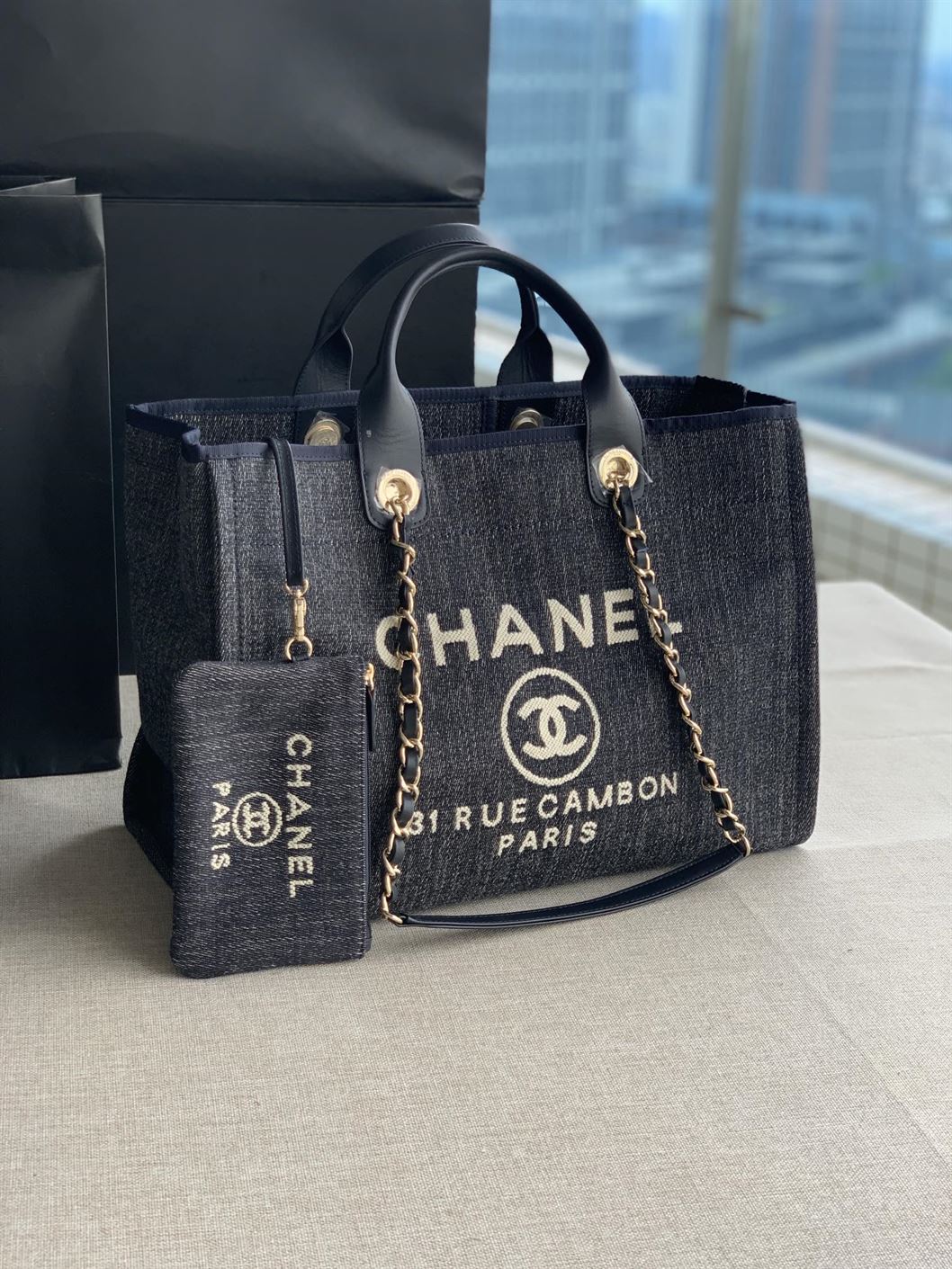 Maxi Shopping Bag Denim & Gold-Tone Metal – CB008