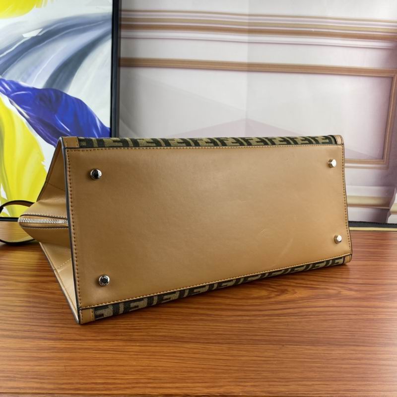 Peekaboo ISeeU Forty8 Beige leather – FB037