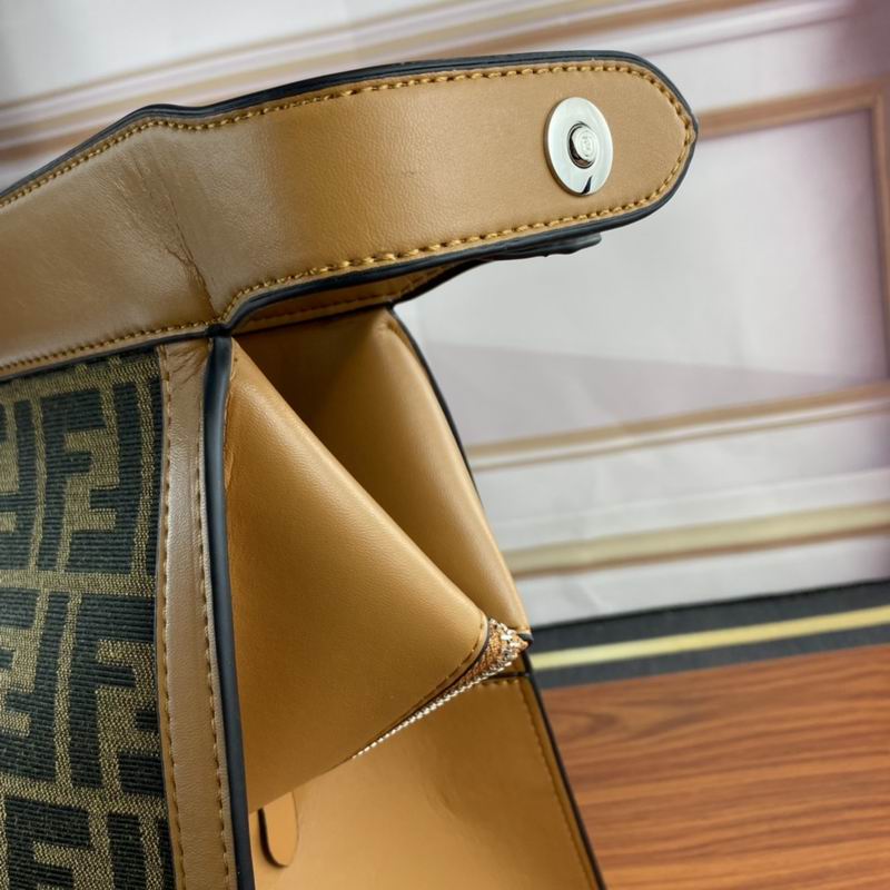 Peekaboo ISeeU Forty8 Beige leather – FB037