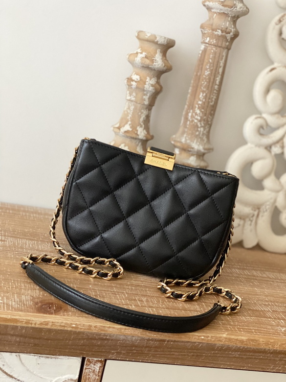 Small Hobo Bag Lambskin & Gold-Tone Metal Black – CB019