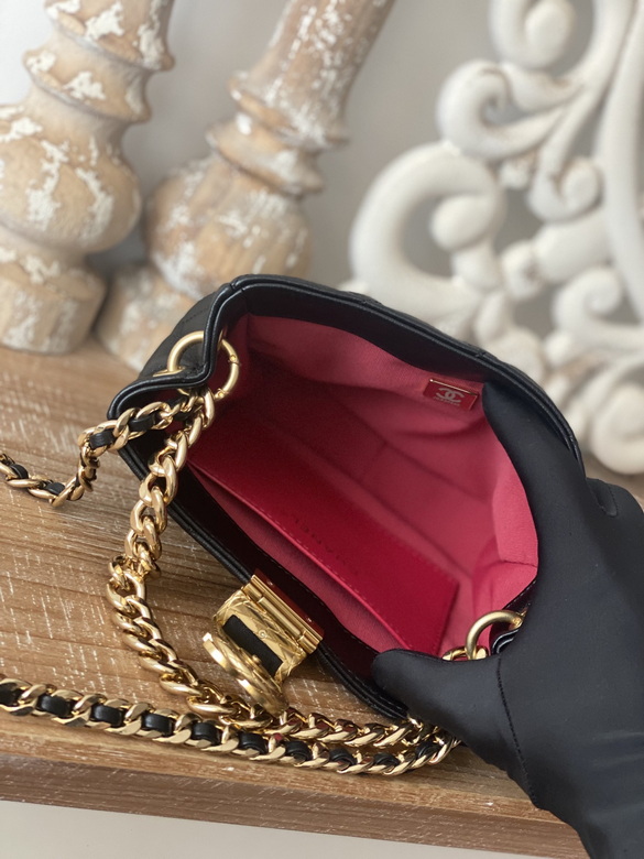 Small Hobo Bag Lambskin & Gold-Tone Metal Black – CB019