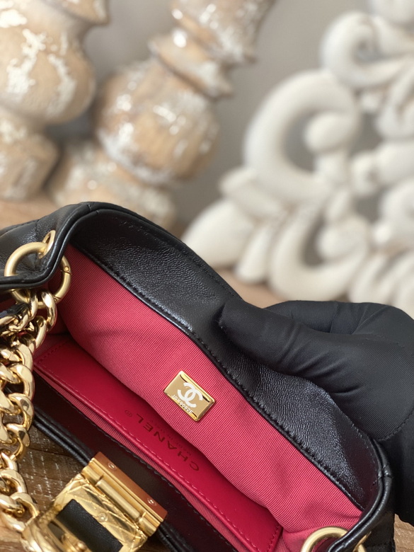 Small Hobo Bag Lambskin & Gold-Tone Metal Black – CB019