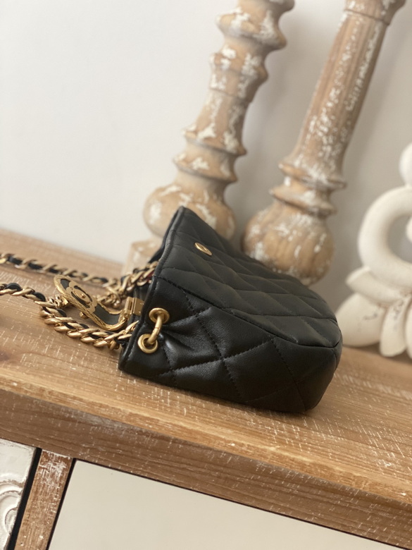 Small Hobo Bag Lambskin & Gold-Tone Metal Black – CB019