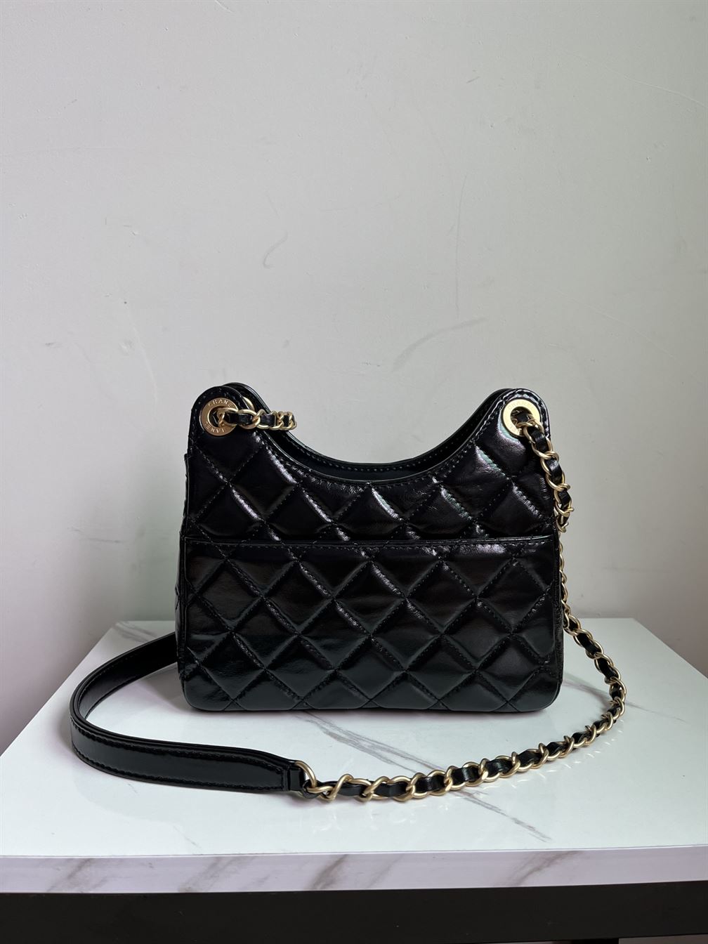 Small Hobo Bag Shiny Crumpled Calfskin & Gold-Tone Metal Black – CB014