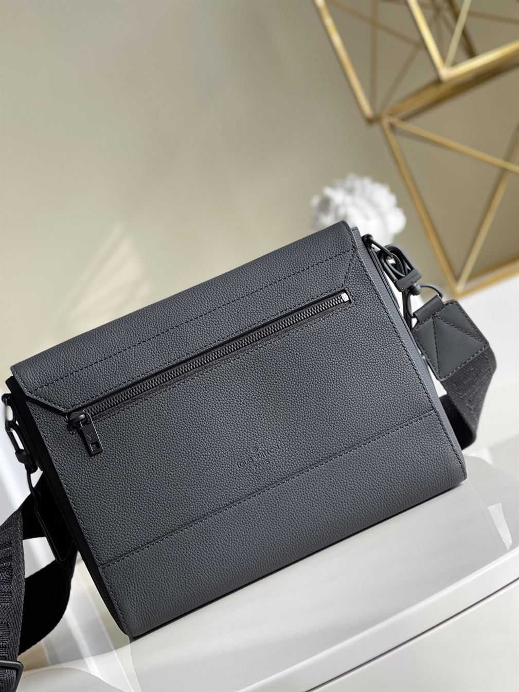 Takeoff Aerogram Messenger Bag Black – LB031