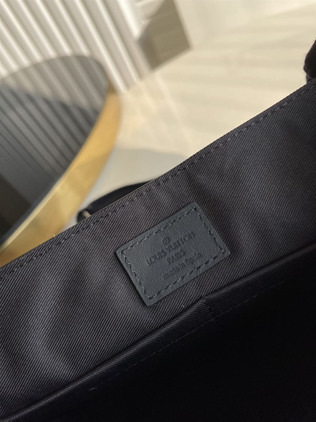 Takeoff Aerogram Messenger Bag Black – LB031