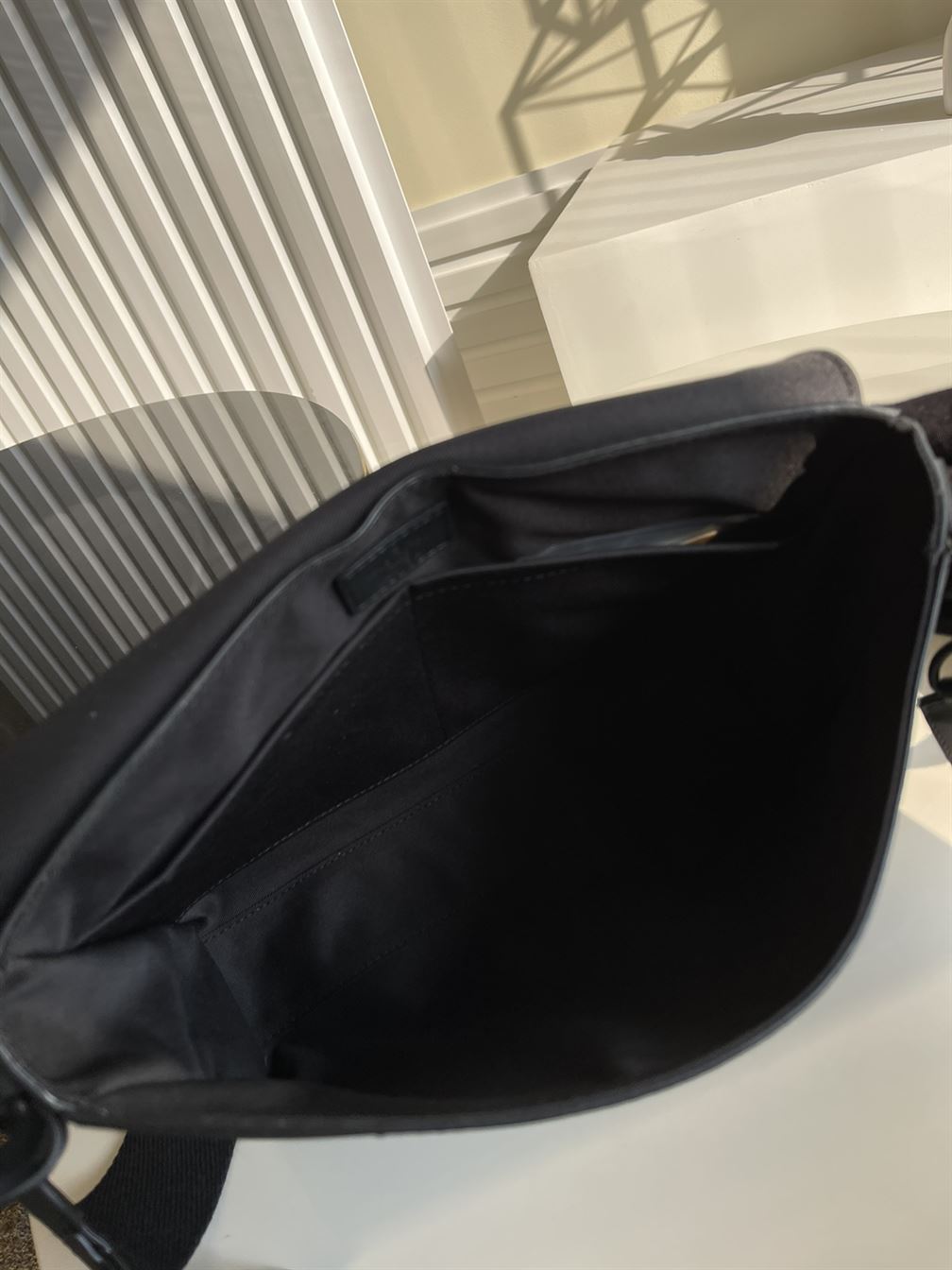 Takeoff Aerogram Messenger Bag Black – LB031