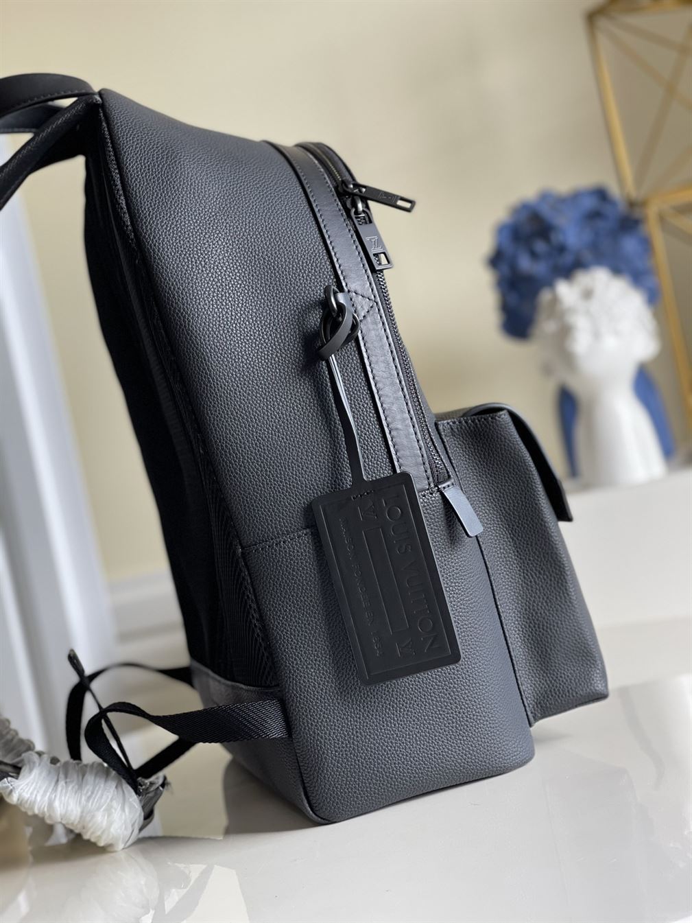 Takeoff Backpack Black grained calf leather – LB032