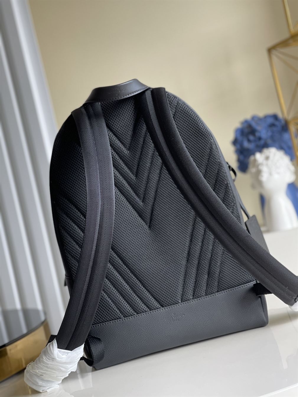Takeoff Backpack Black grained calf leather – LB032
