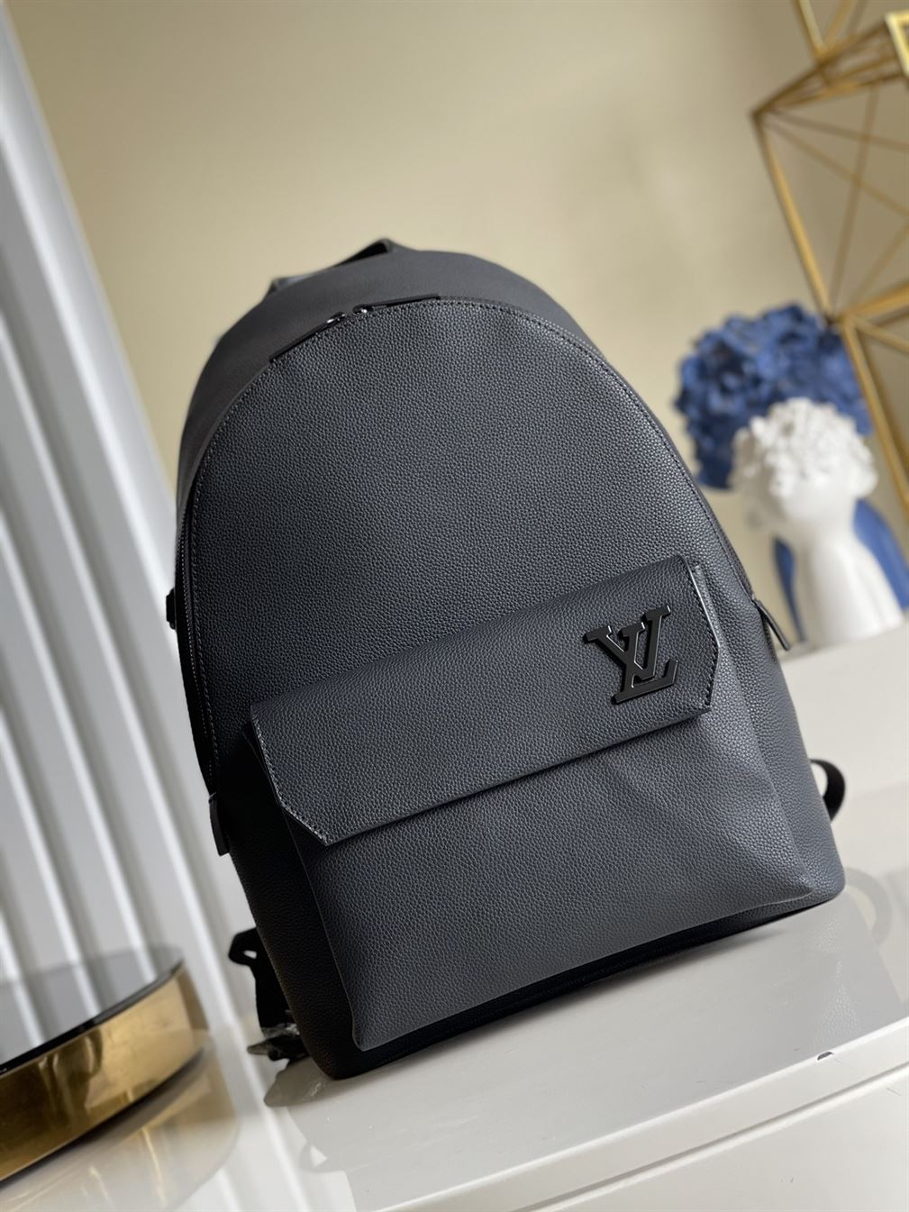 Takeoff Backpack Black grained calf leather – LB032