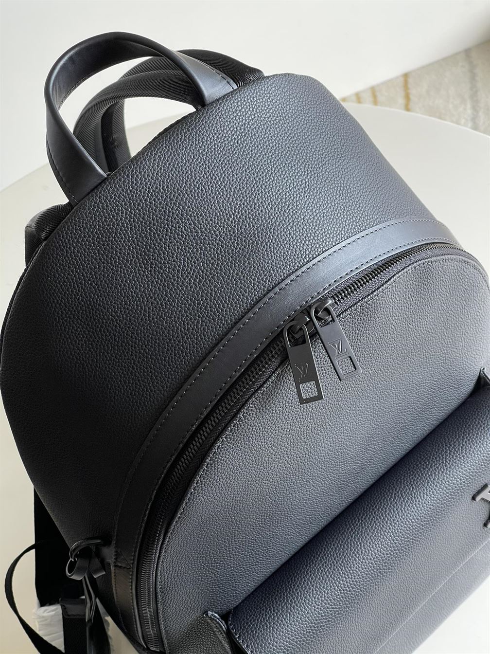 Takeoff Backpack Black grained calf leather – LB032