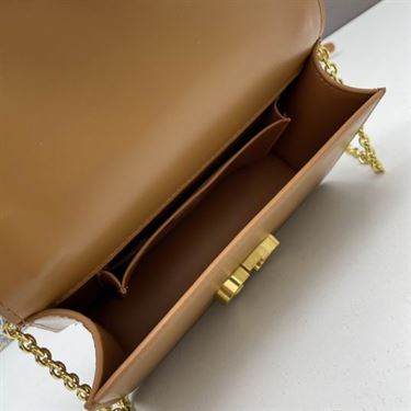 30 Montaigne East-West bag with chain Hazelnut Calfskin – DB038