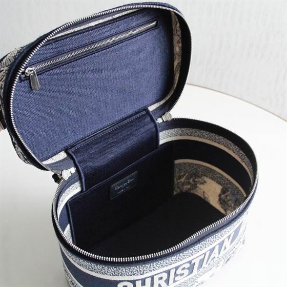 DiorTravel vanity case Blue Toile de Jouy Embroidery – DB043