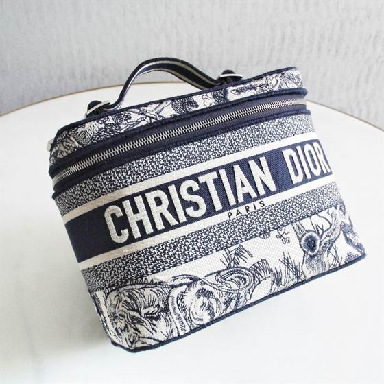 DiorTravel vanity case Blue Toile de Jouy Embroidery – DB043
