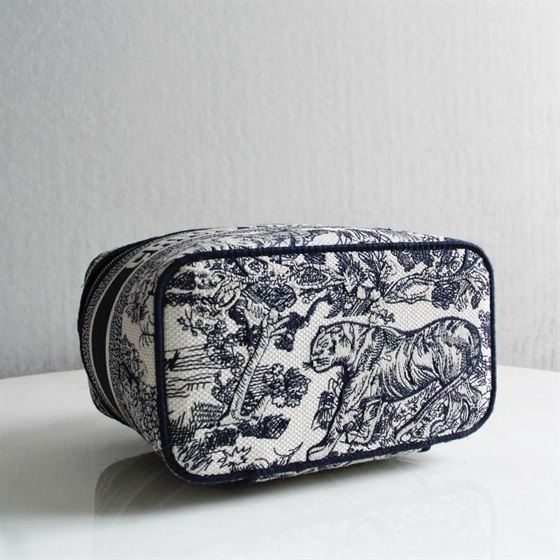 DiorTravel vanity case Blue Toile de Jouy Embroidery – DB043