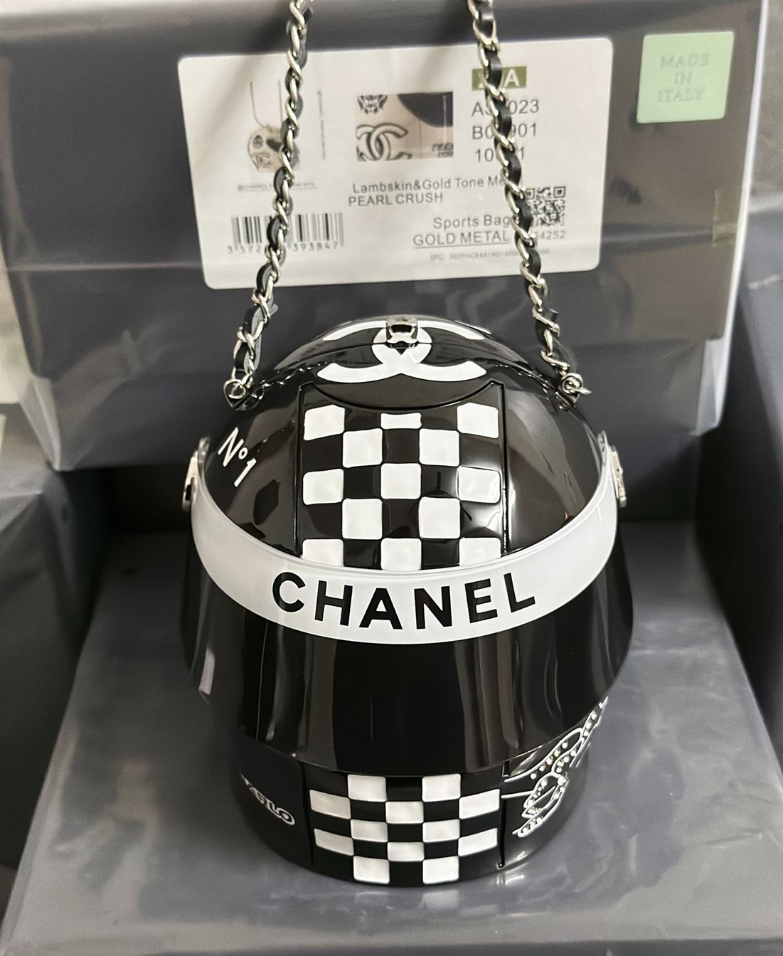 Helmet Minaudiere Black & White Resin, Strass & Silver-Tone Metal – CB024