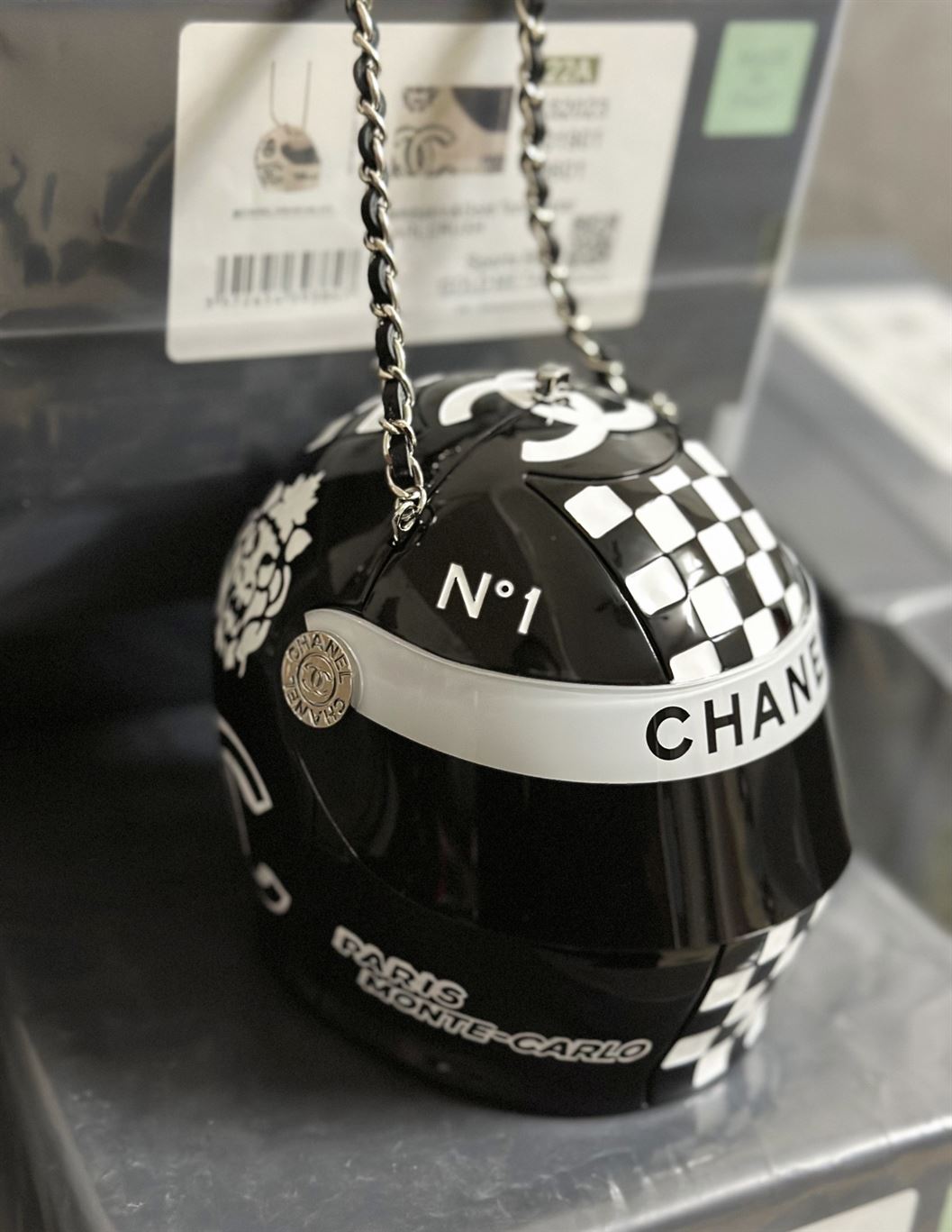 Helmet Minaudiere Black & White Resin, Strass & Silver-Tone Metal – CB024
