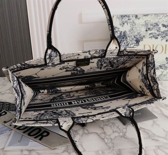 Large Dior Book Tote Latte Toile de Jouy Zodiac Embroidery – DB039