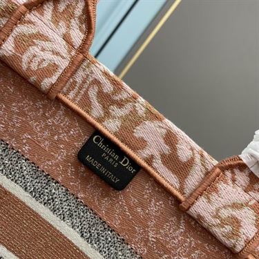 Medium Dior Book Tote Metallic Pink Brocart Embroidery – DB041