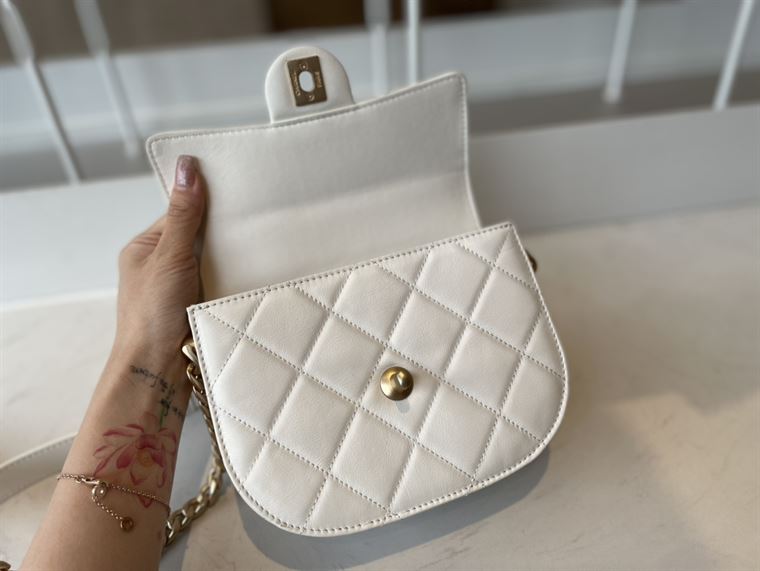 Messenger Bag Grained Calfskin & Gold-Tone Metal White – CB021