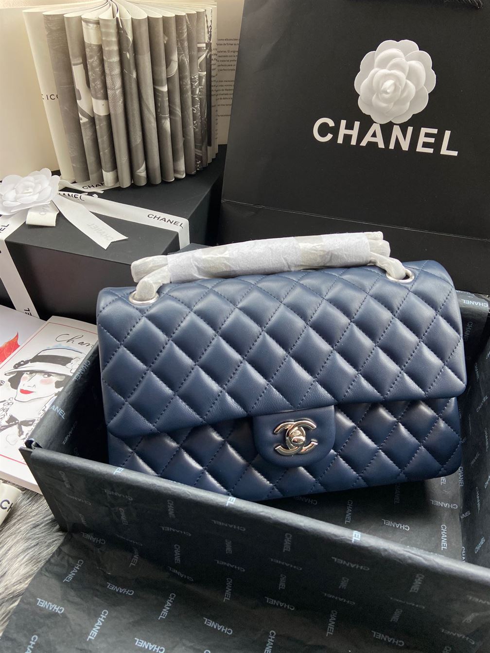 Satchel Navy Blue Grained Calfskin & Gold-Tone Metal – CB023